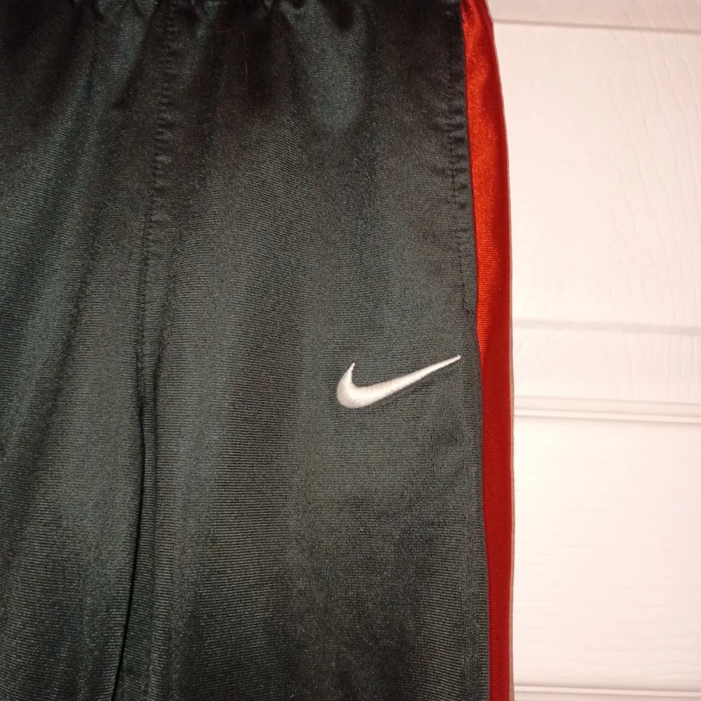 Nike Boys Black Track Pants With White And Red Size 7